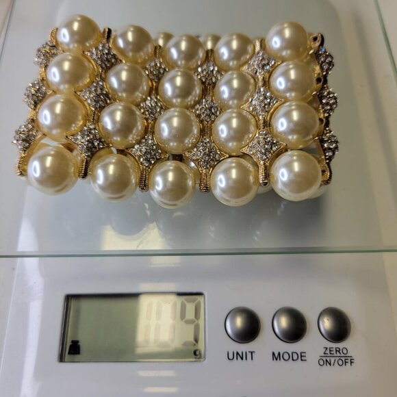 Statement Large White Pearl Ball Bead Stretchy Cuff Bracelet - Picture 10 of 10